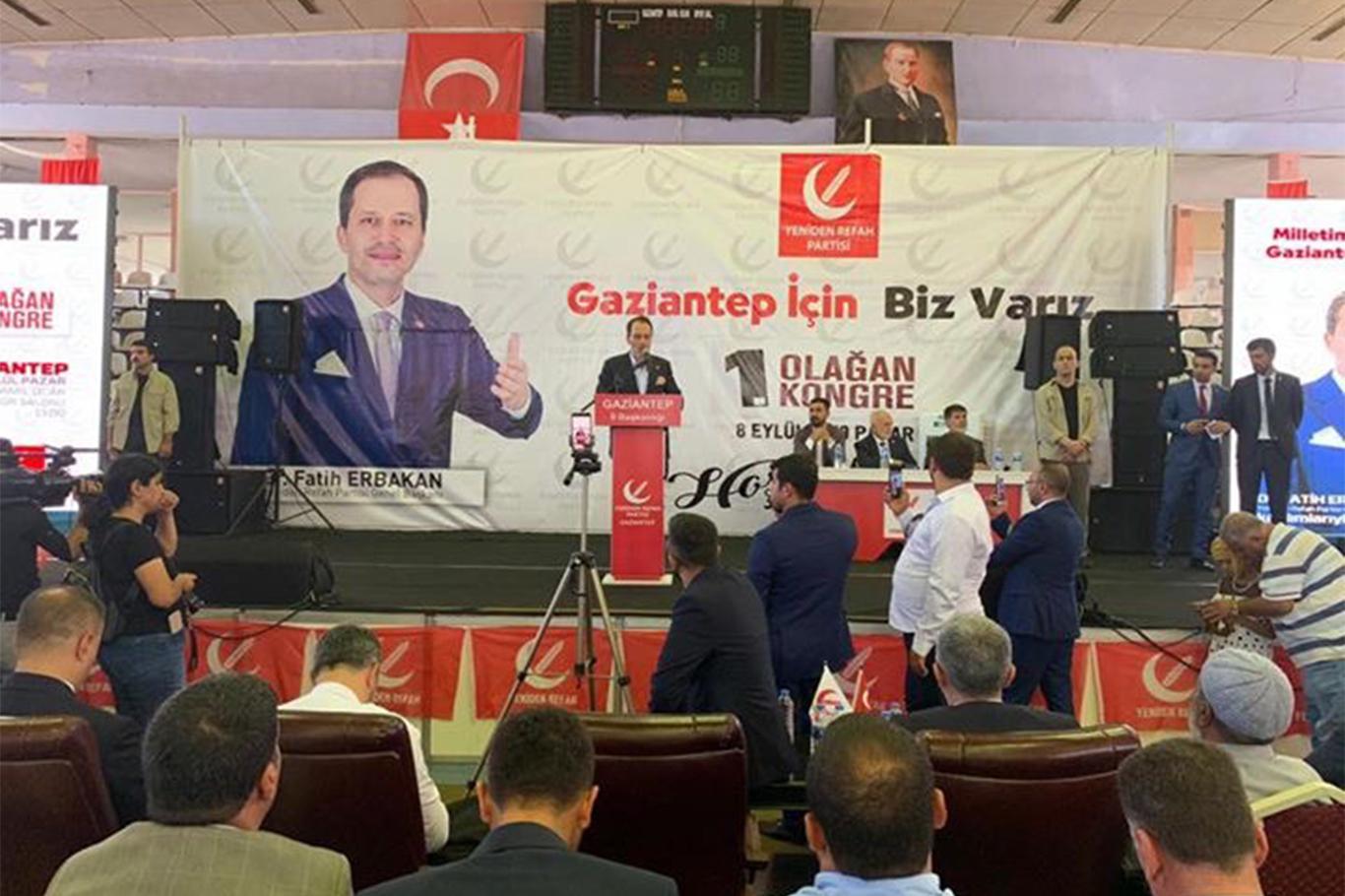 Fatih Erbakan kongrede iktidara yüklendi